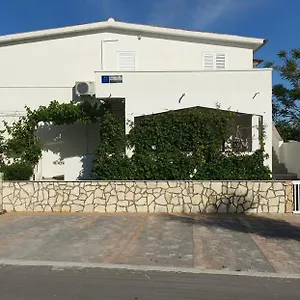 Oaza , Ražanac Chorwacja